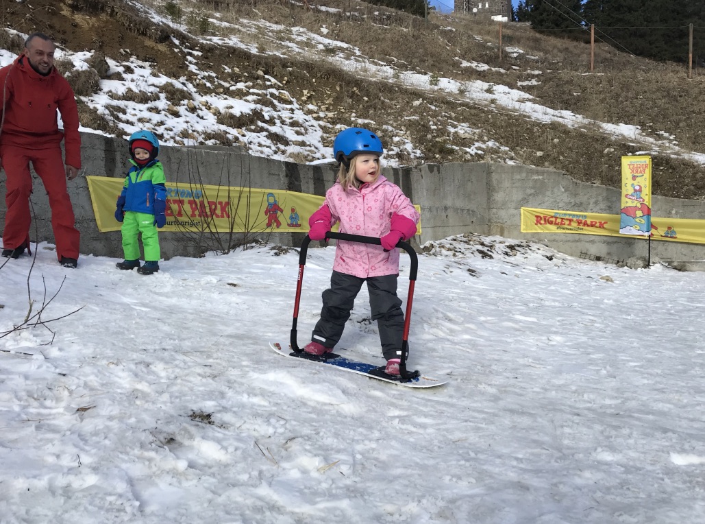 Learn To Ride Courses for Kids – 2 hours – Burton LTR Snowboard School